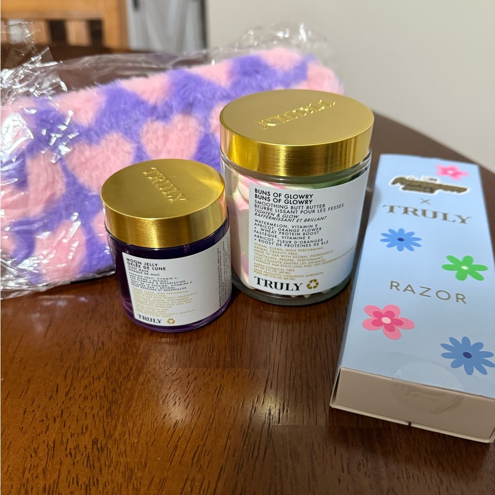 Truly Bundle - Picture 2 of 11